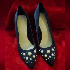Nine West Black Pearl & Rhinestones Embellished Pointed Toe Pumps - Size 9.5